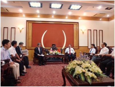 ヌグイェン・ヴァン・カオ トゥア・ティエン・フエ省人民委員会委員長との会談