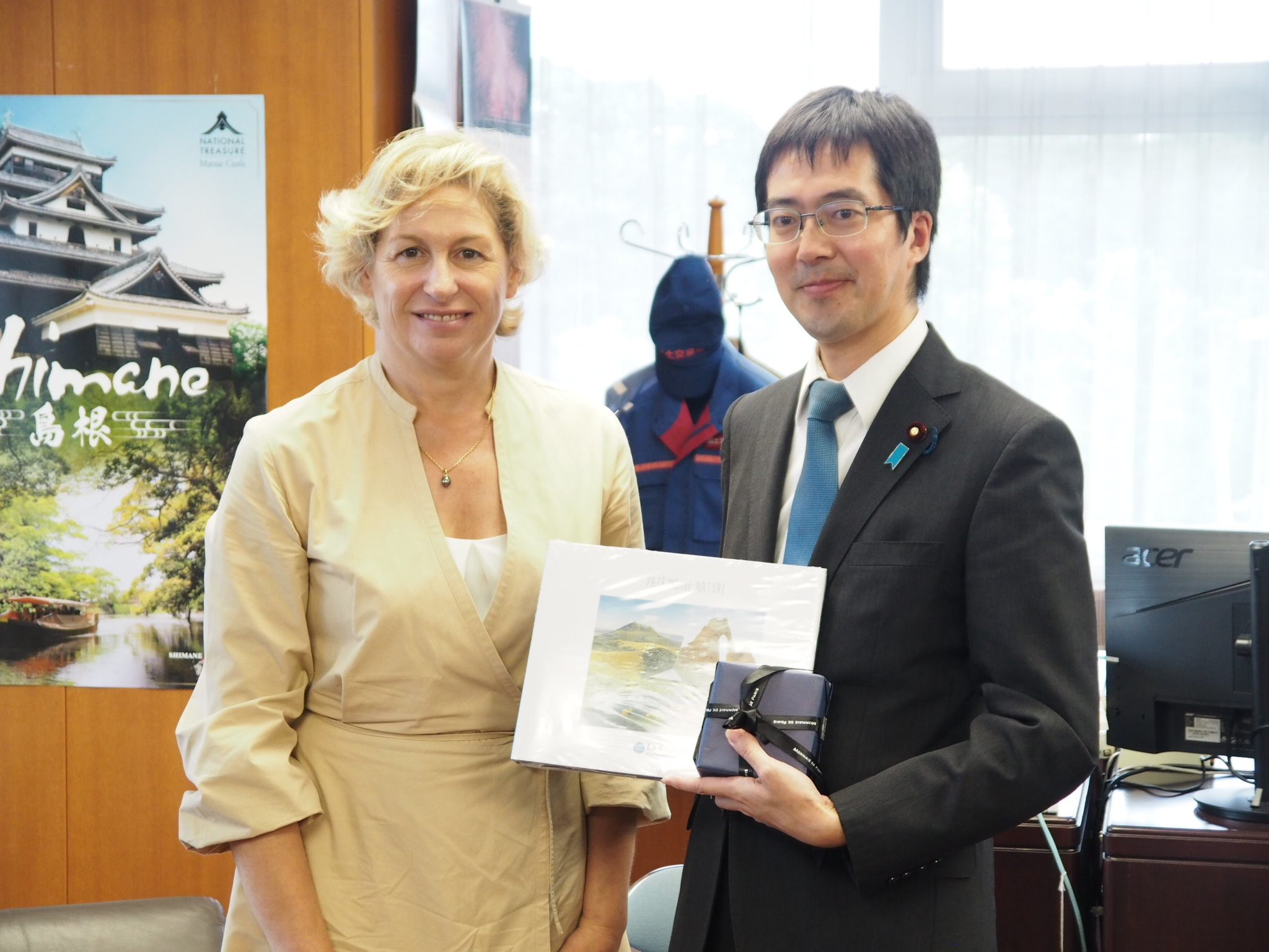 ドラートル観光担当大臣（左） 高見政務官（右）